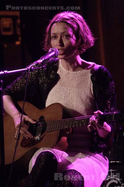 SIMONE WHITE - 2008-04-10 - PARIS - La Maroquinerie - Simone White